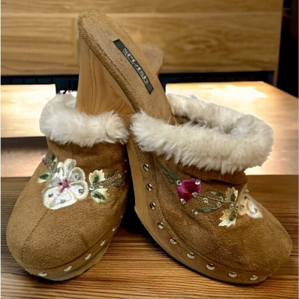 Women’s Splash embroidered heels